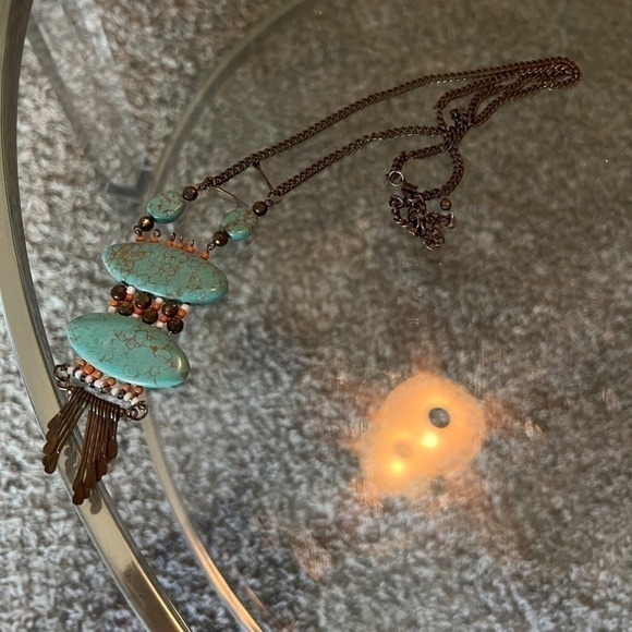 SALE💚 any 3 for $18 💚
 Pendant Long Chain Statement Necklace - Picture 1 of 2